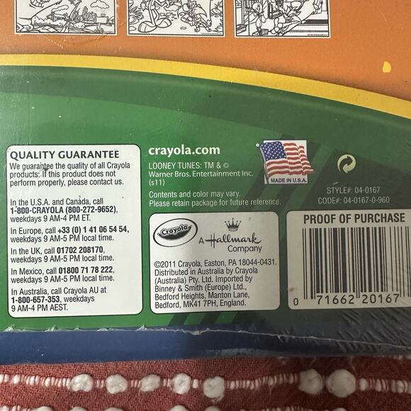 Crayola The Looney Tunes Show 18 Giant Coloring Pages - New - Picture 3 of 4